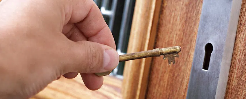 Central Locksmith Store South Holland, IL 708-401-1081 - lockout-service-01